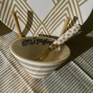Coton Colors Tan and White Appetizer Bowl with Spreader